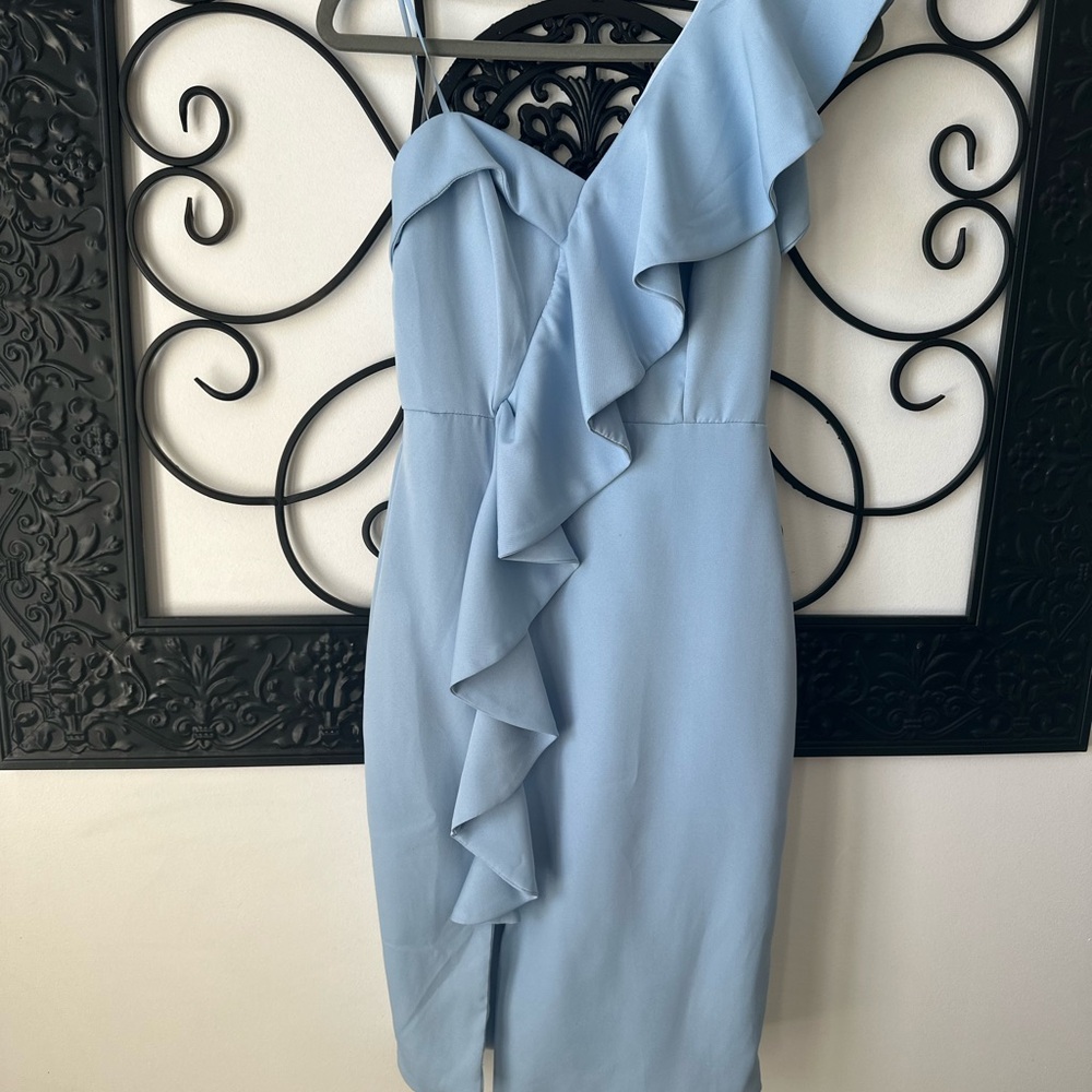 Elegant Blue Ruffle Dress - Picture 2 of 3